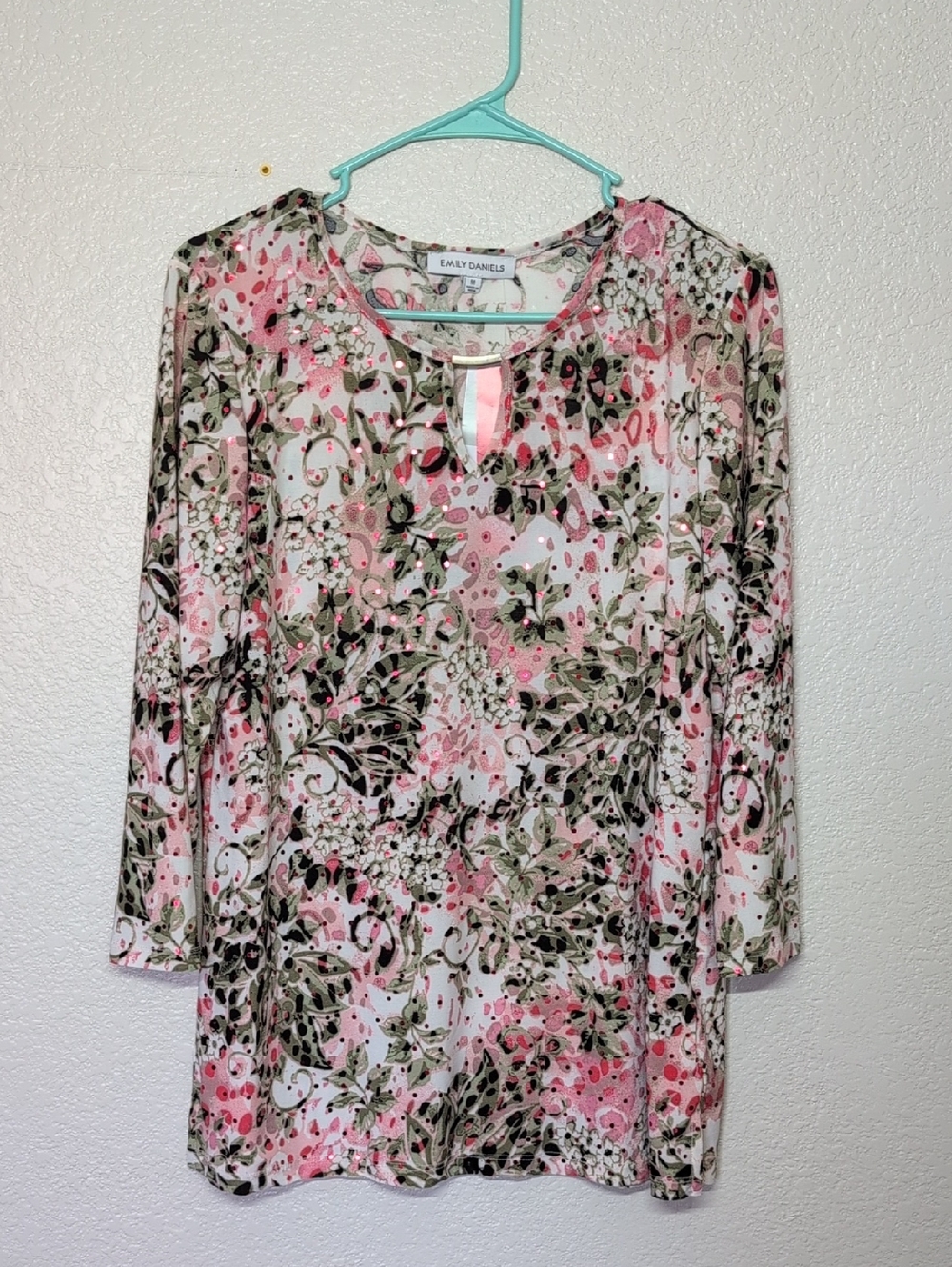 Emily Daniels Pink Floral Keyhole Tunic